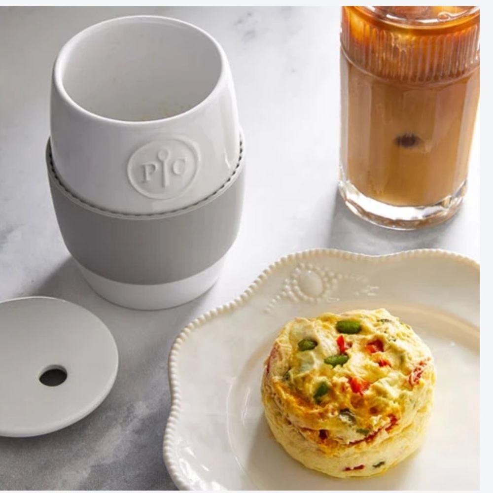 White Ceramic Egg Cooker with Lid